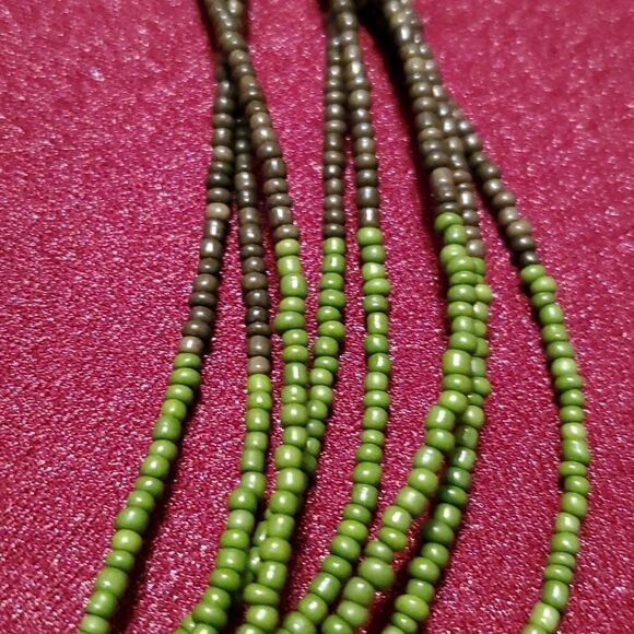 Glass Bead Necklace Green & Olive 8 Strands 20" Lobster Clamp 2" Extention Chain - Picture 2 of 3